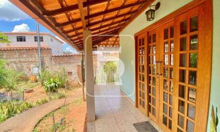 Casa à venda, 4 quartos, 1 suíte, 8 vagas, Carijós - Conselheiro Lafaiete/MG