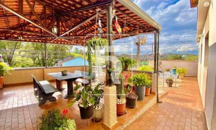 Casa à venda, 5 quartos, 2 suítes, 2 vagas, Museu - Conselheiro Lafaiete/MG