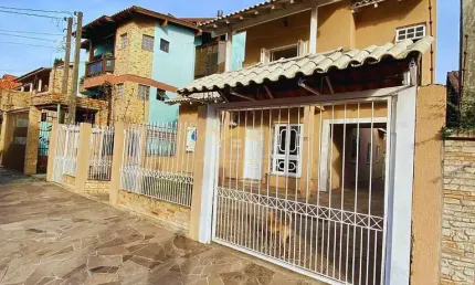 Sobrado com poço artesiano e piscina em Cachoeirinha