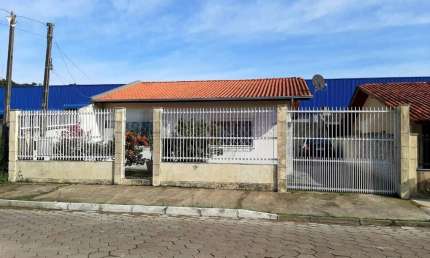 Casa com 2 quartos à venda no Espinheiros, Itajaí , 180 m2 por R$ 420.000