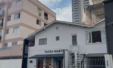 Casa à venda no bairro Centro - Balneário Camboriú/SC