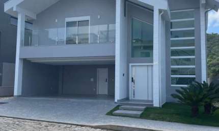 Casa à venda no bairro Ariribá - Balneário Camboriú/SC