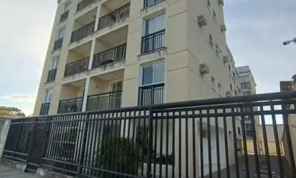 Apartamento Arejado com 2 Quartos por R$ 220.000 – Excelente Localização em Jardim Campomar, Rio das Ostras