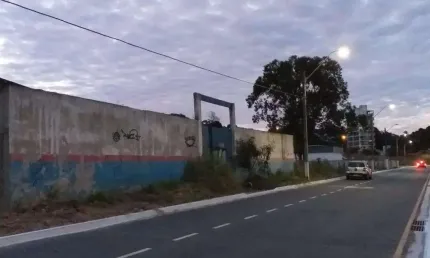 Galpão para alugar, 300 m² por R$ 8.000,00/mês - Glória - Macaé/RJ