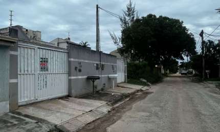 Casa com 2 dormitórios à venda, 87 m² por R$ 310.000,00 - Maria Turri - Rio das Ostras/RJ