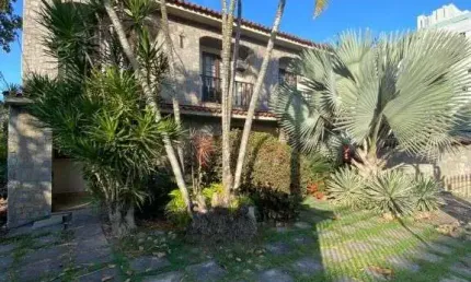Casa com 5 dormitórios à venda, 360 m² por R$ 3.500.000,00 - Cavaleiros - Macaé/RJ.