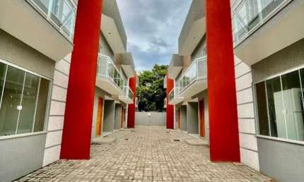 Casa com 2 dormitórios à venda, 76 m² por R$ 295.000,00 - Extensão do Bosque - Rio das Ostras/RJ