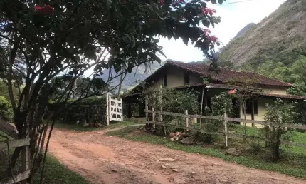 Sítio com 9 dormitórios à venda, 229 m² por R$ 1.500.000,00 - Amorosa - Conceição de Macabu/RJ