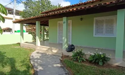 Casa a venda , com 147m2 de área construída, na Extensão do Bosque - Rio das Ostras/RJ