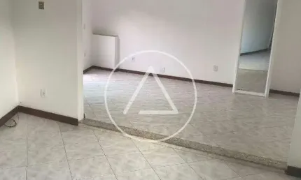 Atlântica Imóveis tem excelente casa para venda no Centro - Macaé/RJ