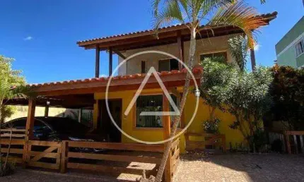 Casa ampla com 4 suítes por R$700.000 em Terra Firme - Rio das Ostras