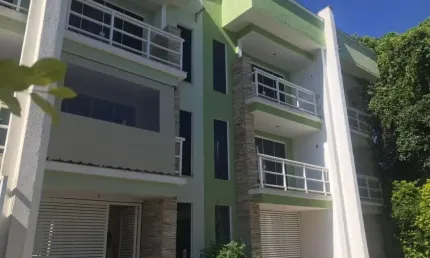 Casa Tríplex de 2 Dormitórios em Costazul - Rio das Ostras/RJ por R$380.000
