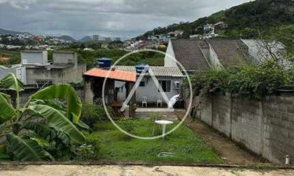Terreno Murado com Construção e Alvará no Jardim Guanabara por R$ 180.000 – Oportunidade em Macaé