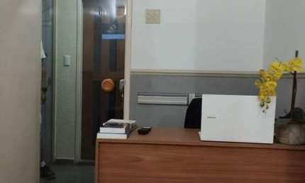 Atlântica Imóveis oferece sala para fins comerciais, à venda R$ 110.000,00 Centro, Macaé/RJ.