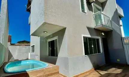 Casa com 2 dormitórios, 120 m² - para venda R$ 430.000,00/mês - Village Rio das Ostras - Rio das Ostras/RJ