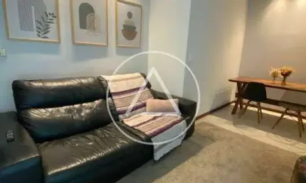 Atlântica Imóveis tem excelente apartamento térreo para locação na praia campista - Macaé