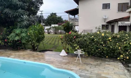Atlântica Imóveis tem ótima casa para venda/locação no bairro Centro em Rio das Ostras/RJ