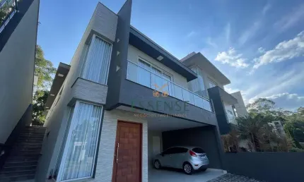Casa de Alto Padrão à Venda de 160 m² no Condomínio Aruã Brisas II em Mogi das Cruzes/SP: 04 dormitórios