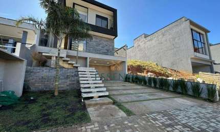 Sobrado de Alto Padrão à Venda de 240m² no Condomínio Mosaico Essence - Cezar de Souza em Mogi das Cruzes/SP: 03 suítes
