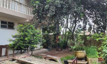 Casa com viabilidade comercial em rua com boa movimentação de veículos no Estreito