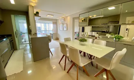 Apartamento de 2 dormitórios reformado em barreiros