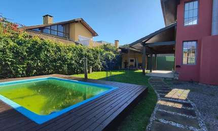 Casa em condomínio fechado com 3 quartos para alugar na Servidão dos Artistas, 255, Rio Tavares, Florianópolis por R$ 10.900
