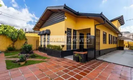 Casa com 4 Dormitórios, 1 Suíte, 209 m², aluguel de R$ 3.900 + Taxas - Rebouças, Curitiba (PR)