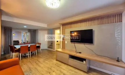 Sobrado com 3 Dormitórios, 1 Suíte, 160,51 m², à venda por R$ 1.100.000 - Boqueirão, Curitiba (PR)