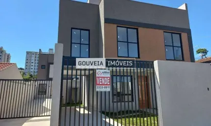Sobrado 3 Dormitórios, 1 Suíte, 147,01 m², à venda por R$ 699.000 - Lindóia, Curitiba (PR)