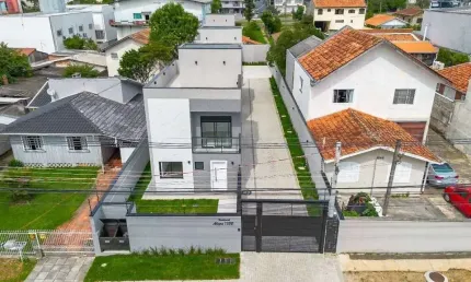 Sobrado 3 Dormitórios, 1 Suíte, 186,91 m², à venda por R$ 799.000 - Jardim das Américas, Curitiba (PR)