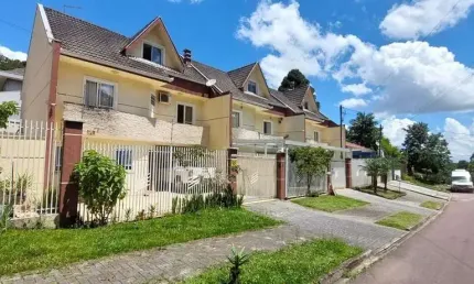 Casa 3 Dormitórios, 1 Suíte, 160 m², à venda por R$ 650.000 - Santa Cândida, Curitiba (PR)