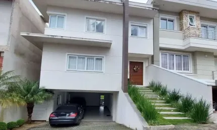 Casa 3 Dormitórios, 1 Suíte, 390 m², à venda por R$ 3.100.000 - Santa Quitéria, Curitiba (PR)