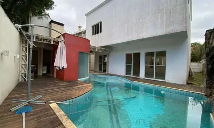 Casa em Condomínio, 4 Dormitórios, 2 Suítes, a venda por R$ 2.200.000 em Santa Felicidade, Curitiba (PR)