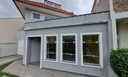 Casa 4 Dormitórios, 4 Suítes, 420 m², à venda por R$ 2.000.000 - Santo Inácio, Curitiba (PR)