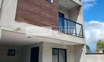 Sobrado com 3 Dormitórios, 1 Suíte, 140 m² a partir de R$849.000 - Capão Raso, Curitiba (PR)