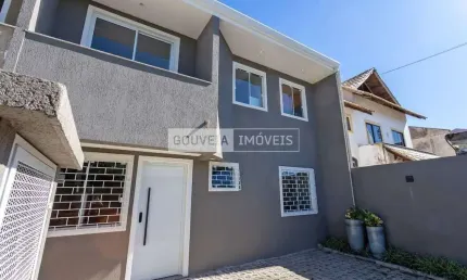 Sobrado com 4 Dormitórios, 2 Suítes, 130m², a venda por R$ 890.000,00 - Tarumã, Curitiba (PR)