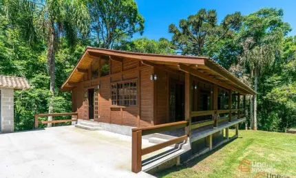 Pronto para escapar do agito da cidade? Esta chácara de 24.473m²  é o seu destino ideal