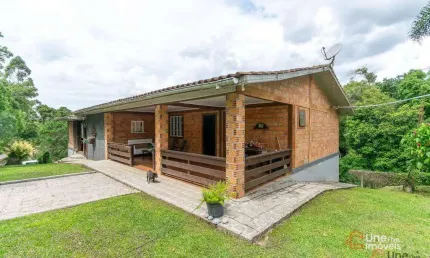 Chácara Completa com Estrutura de Lazer e Natureza Abundante