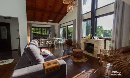 Chácara em condomínio fechado: Luxo e tranquilidade próximo a Curitiba