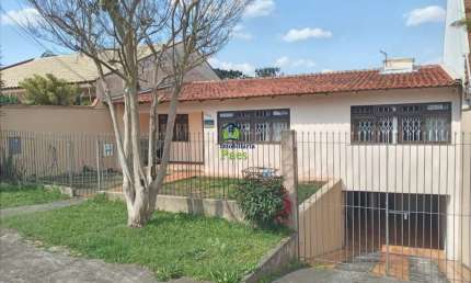 Casa com 4 quartos à venda no Guabirotuba, Curitiba  por R$ 990.000