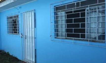 Casa com 2 quartos à venda no Santa Cândida, Curitiba  por R$ 250.000