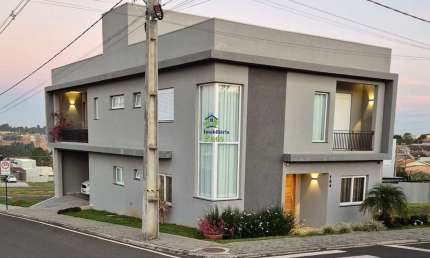 Casa com 3 quartos à venda no Contorno, Ponta Grossa  por R$ 1.390.000
