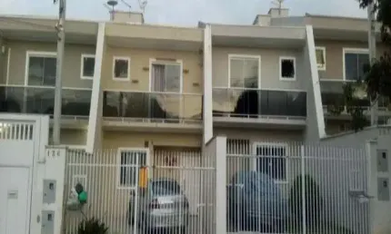 Casa com 3 quartos à venda no Alto Boqueirão, Curitiba  por R$ 398.000