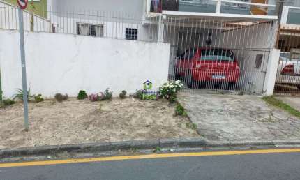 Casa com 4 quartos à venda no Cajuru, Curitiba  por R$ 350.000