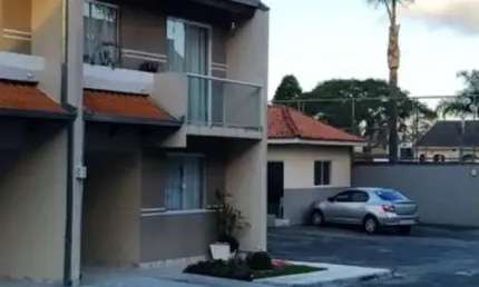Casa com 3 quartos à venda no Cajuru, Curitiba  por R$ 580.000