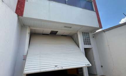 Aluga-se Galpão Comercial com Apartamento em cima no Jd Paraventi