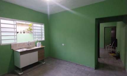 Aluga-se Casa Terrea 3 comodos com 2 vagas de Garagem no Jd Ansalca - Independente