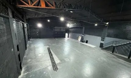 Aluga-se Galpão Industrial 764m2 em frente ao shopping internacional