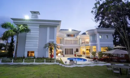 Vende - se casa em condomínio fechado de alto padrão no alphaville com 7 suítes