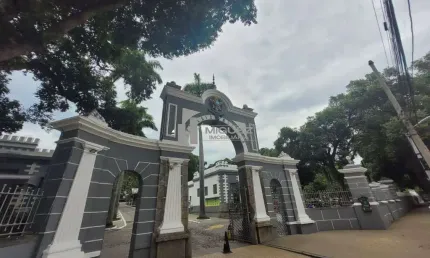 Apartamento na Rua General Canabarro com 2 Quartos e vaga de garagem, próximo ao colégio militar e Metrô